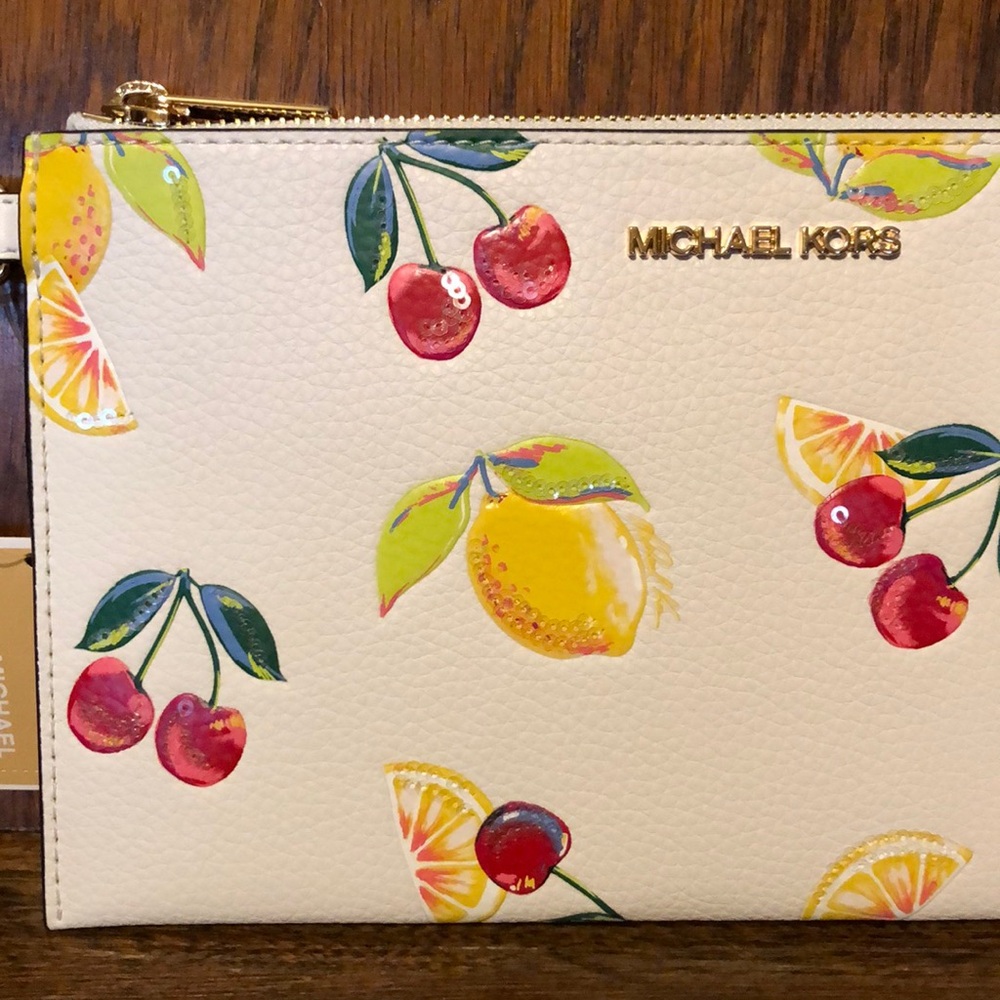 NWT-Michael Kors-Jet Set Travel-Lg Sequined Fruit🍒Print🍋Wristlet-OpticWhite-$298 - Picture 3 of 14